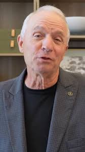 Don Tennessen builds