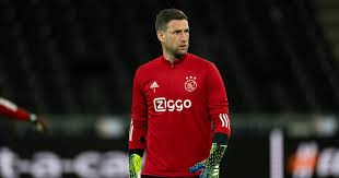 Recently maarten stekelenburgtook part in 23 matches for the team ajax. Ajax Zegt Contract Stekelenburg Formeel Op Nederlands Voetbal Ad Nl