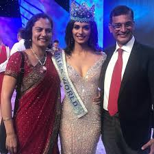 Firstpost On Twitter India S Manushi Chillar Crowned Miss World 2017 The Win Comes 17 Years After Priyanka Chopra Brought Home The Coveted Title In The Year 2000 Https T Co Xyxr8nbieb Miss world manushi chhillar poses for photographers during dabboo ratnani's 2018 calendar launch event. india s manushi chillar crowned miss