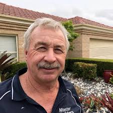 St Ives car falls 5 metres through onto tennis court