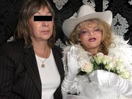 She died on december 5, 2011 in lewin klodzki, dolnoslaskie, poland. History Of The Babysitter Violetta Villas Who Is Elzbieta B