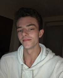 Dakota Mccue's Instagram, Twitter & Facebook