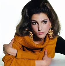 Pablo Manzoni: The Merlin of Makeup