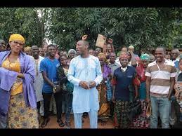 Sowore was born on the on the 16th of february 1971 in his this man was born into a polygamous family and is the first child of 20 children which includes his brothers and. Omoyele Sowore Meets With Brekete Family And Odinary Ahmed Isa Aac Takeitback Sowore2019 Youtube