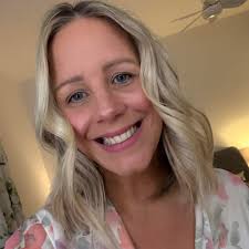 I'm thinking of taking my hobby of crafting to the next level. Can anyone  recommend someone who could help set up a Website and show me how to make  the most of