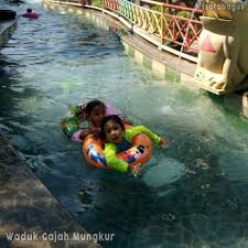 Gajah mungkur reservoir (dam) (indonesian: Waduk Gajah Mungkur Pesona Asal Usul Tiket Masuk