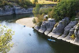 Infos en direct, photos, vidéos. Ardeche Descent From Pradons In Canoe 6km