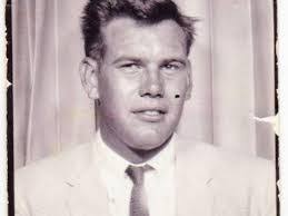 Alan Renner's Instagram, Twitter & Facebook