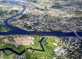 Fredrikstad kommune ligger ved utløpet av norges lengste elv, glomma, og har over 74 500 innbyggere fordelt på 283 km2. Fredrikstad Kommune Skadeforebyggende Forum