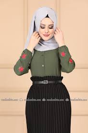 Modaselvim Tesettur Kollari Nakisli Gomlek Modelleri Moda Tesettur Giyim Moda Moda Stilleri Giyim