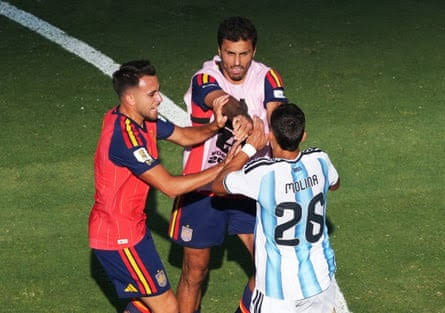 Gangs of New Jersey: how the World Cup final descended into ugly scenes between Argentina and Spain | World Cup 2026 | The Guardian
