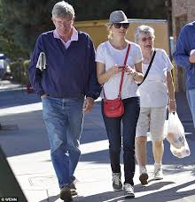 The actress and husband max. Elizabeth Banks Family Pictures Husband Kids
