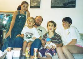 Here's everything you need to know about thomas. Meghan Is Pictured Here Aged 11 With Her Father Thomas Markle Her Former Sister In Law Tracy Dooley Meghan Markle Dad Meghan Markle Meghan Markle Prince Harry