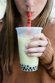 Girl Drinking Bubble Tea Google Search Bubble Tea Boba Drink Frozen Treats