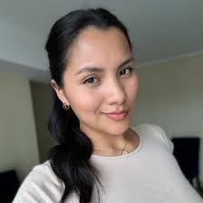 Shirley Davila's Instagram, Twitter & Facebook