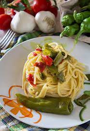 Friggitelli con uvetta e pinoli. Pasta Con Friggitelli E Pomodorini