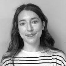 Helena Barr's Instagram, Twitter & Facebook