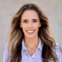 Anna Hallum's Instagram, Twitter & Facebook