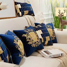 Les plus petits dormiront confortablement comme des loirs grâce aux pyjamas et sacs de couchage bébé pour fille. Collection Housses De Coussin Bleu Royale Mycoussin Fr