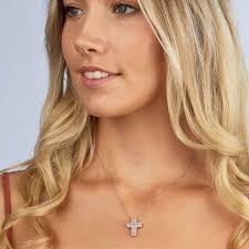 Gloria Cross's Instagram, Twitter & Facebook