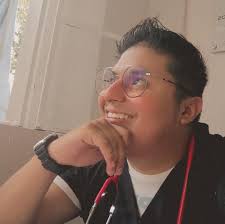 Ya hay fecha de lanzamiento para #METADONA! Estén pendientes, les quiero  mucho 🤍 . ✨ @richvagosent 📷 @vladspinab