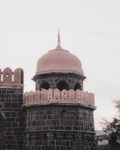 Gate of history, doorway to the past Makai Gate, Aurangabad, 1682 AD Named “Makai / Mecca Gate” because it originally faced west towards the holy city of Mecca. #makaigate #aurangabad #historical
