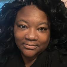 Whew, the innanet is eating Amber Rose up! Ever since she started  supporting Trump, folks swear she's been aging. The glow-up done turned  into a glow-down real quick😂 Amber was spotted at