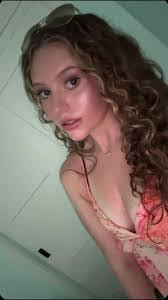 Lily Lamour's Instagram, Twitter & Facebook