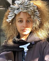 Exploring social platforms like google, facebook for. Nicole Richie Reveals The Effort She Goes Through To Stay Red Carpet Stunning Daily Mail Online