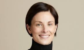 Elizabeth Stone's Instagram, Twitter & Facebook