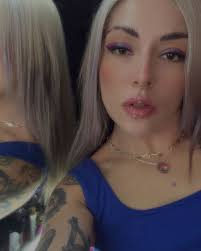 ⚜️A veces tienes que reír a través de las lágrimas, sonreir a pesar del  dolor y vivir a través de la tristeza⚜️ Su primer tatuaje para Bryan  🫡👌🏻👌🏻 resistiendo como los grande