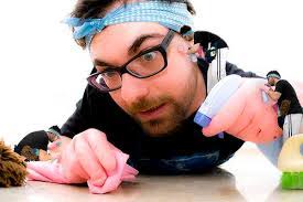 La rupofobia è la paura dello sporco, una fobia ossessiva. Il soggetto che  ne è vittima compie ripetutamente l'atto della pulizia su sé stesso (ad  esempio il lavaggio continuo delle mani) o