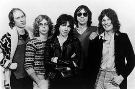 Creo que casi todos deben conocer al genior creativo llamado richard sinclair. Yer Prog Is Olde Camel Rain Dances Angry Metal Guy