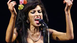Wie britische medien übereinstimmend berichten, sei winehouse leblos in ihrer wohnung in london aufgefunden worden. Amy Winehouse Stundenlag Tot Im Bett