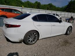 Image result for Bianco 2017 Alfa-Romeo