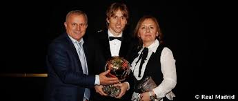 Luka modric has tonight been crowned as the best player in the world, with the real madrid midfielder claiming the 2018 ballon d'or in paris. Modric Ballon D Or 2018 Real Madrid Cf