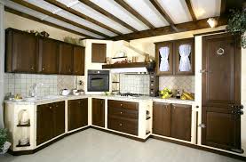 Porta finestra profilo in legno pavimento pietra cucina. Progettare E Realizzare Una Cucina In Muratura