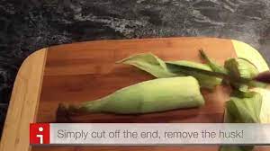 Heres how to shuck corn fast: Life Hack Perfect Corn On The Cob No Silk No Husk Youtube