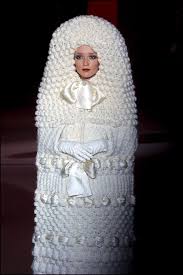 Zara, &other stories, h&m, #5 mini investimenti per #5 macro soddisfazioni. Yves Saint Laurent 17 Wedding Dresses Da Ispirazione Vogue Italia