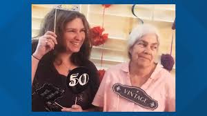 Artist paints angel ornamanets for stranger's mother's funeral