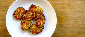 Aprende a cocinar platos ligeros cocinados con esta por otro lado, la mejor época para cocinar el calabacín es durante el verano cuando está de. Menu Para Hoy Minipizzas De Calabacin Para Ninos Y Mayores Recetas El Comidista El Pais