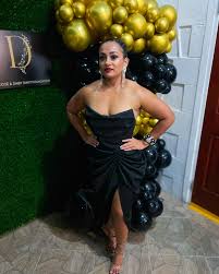 Night Night 🙃 #curvygirlfashion #instacurves #posesforpictures #snapshot  #dinnerparty