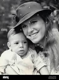 Mary ellen hi-res stock photography and images