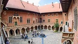 Poche settimane fa cracovia con i viali pieni di verde e cattedrali ad ogni angolo mi ha ricordato quanto sia importante il suono del. Krakow Wikipedia