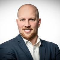 100+ Profile mit dem Suchbegriff „Petrini“