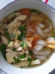 Soupe Vietnamienne Au Poulet Et Pates De Riz Maison Banh Canh Soupe Vietnamienne Pates De Riz Recettes De Cuisine