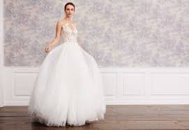 Maybe you would like to learn more about one of these? Brautkleid In Creme Im Prinzessstil Mit Voluminosem Tullrock Und Transparentem Spitzentop Mit Tattoo Effekt Von Lilly Modell 08 4010 Heiraten Mit Braut De