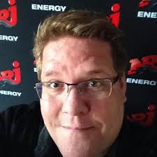 Stream episode Chabis! Basel weckt Zürich by Marc Bachmann podcast