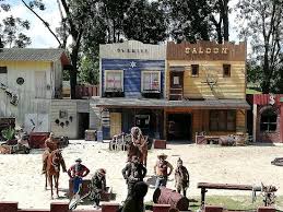 Presenting over 11 attractions to explore, melaka wonderland always has something for everyone, from thrilling rides to relaxing ones. It S My 2nd Time Visit A Famosa Safari Wonderland Compare Lasts Time Go It S Hv More Animal 1st Stop We When See Safari Need To Improve On The Trucks Road Really Badly Up Down