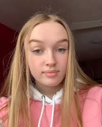 Laura Eustace's Instagram, Twitter & Facebook